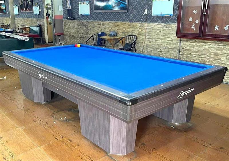 Bàn 3C Signature mới 100%